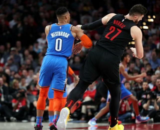 灰熊双塔周 灰熊双塔周