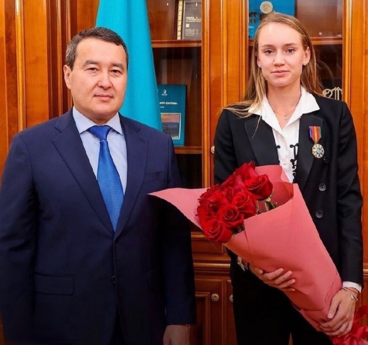 甲拥有统治 甲拥有统治